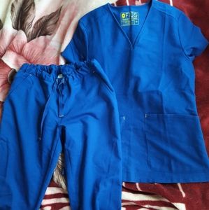 Women's FIGS Royal Blue Scrub Set XS